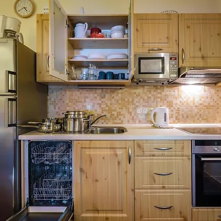 Privat Pod Lesom Apartment *